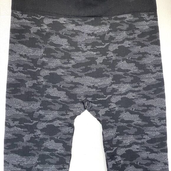 Time And Tru Womens Pants Size Plus XXL Size 20 Gray High Waist Fleece Camo - Picture 9 of 13